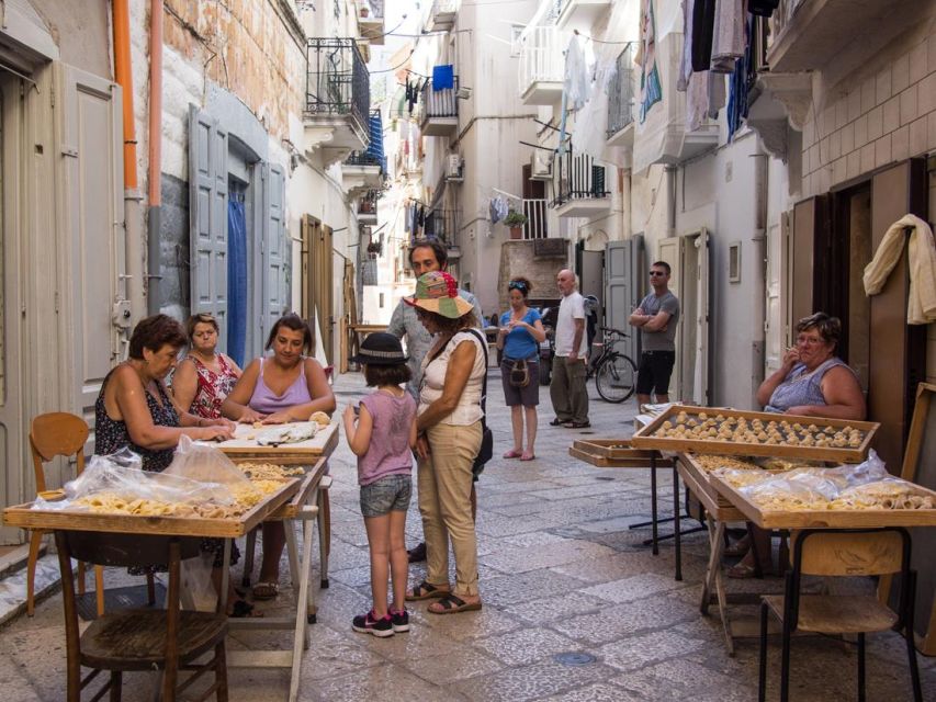 2-Hour Bari City Tour - Old Bari alleyways: the real introduction to Bari