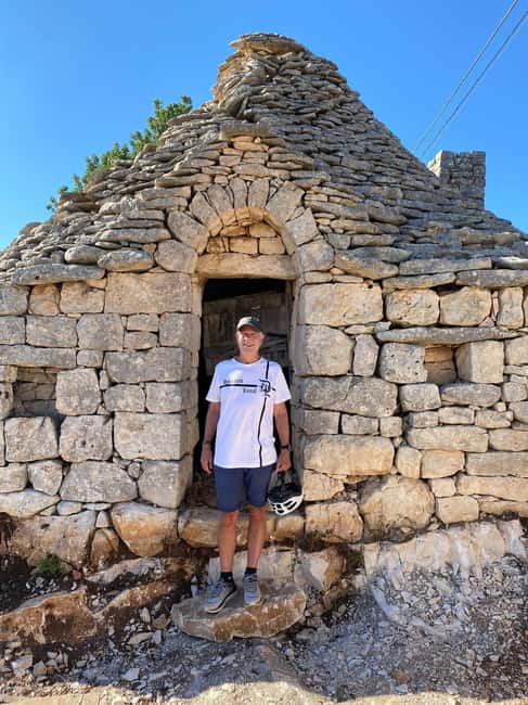 Alberobello: Guided e-bike tour + mill & donkey farm - The ride itself: easy lanes, dry-stone walls, and time for photos