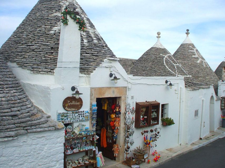 Alberobello's Trulli: 2-Hour Guided Walking Tour - Aia Piccola and Monti: your walking route through trulli streets