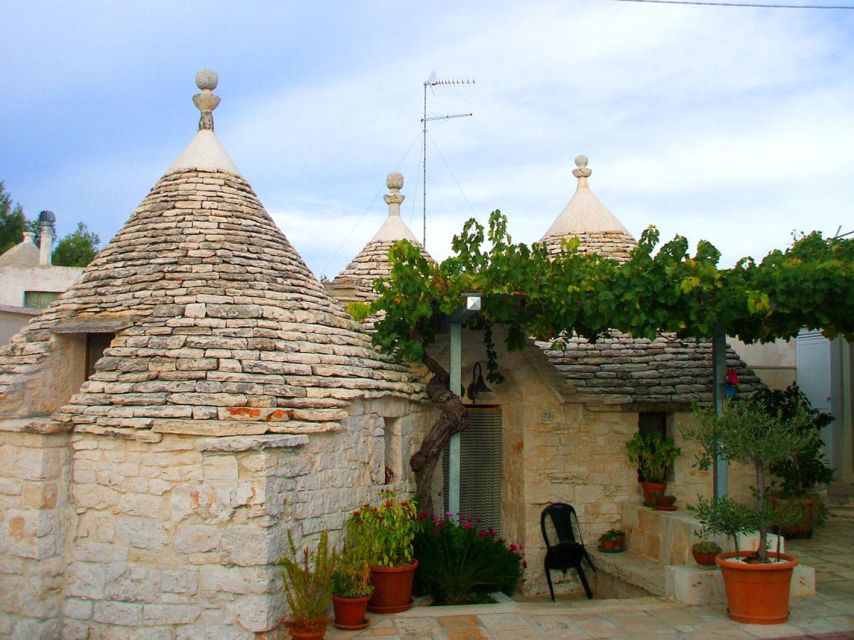 Alberobello's Trulli: 2-Hour Guided Walking Tour - Meeting at Largo Martellotta and keeping your time tight