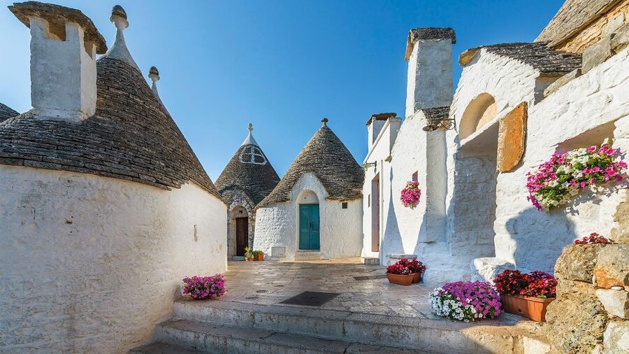 Alberobello: Tour guidato della città dei Trulli - Trullo Sovrano: how people used to live and the museum collection
