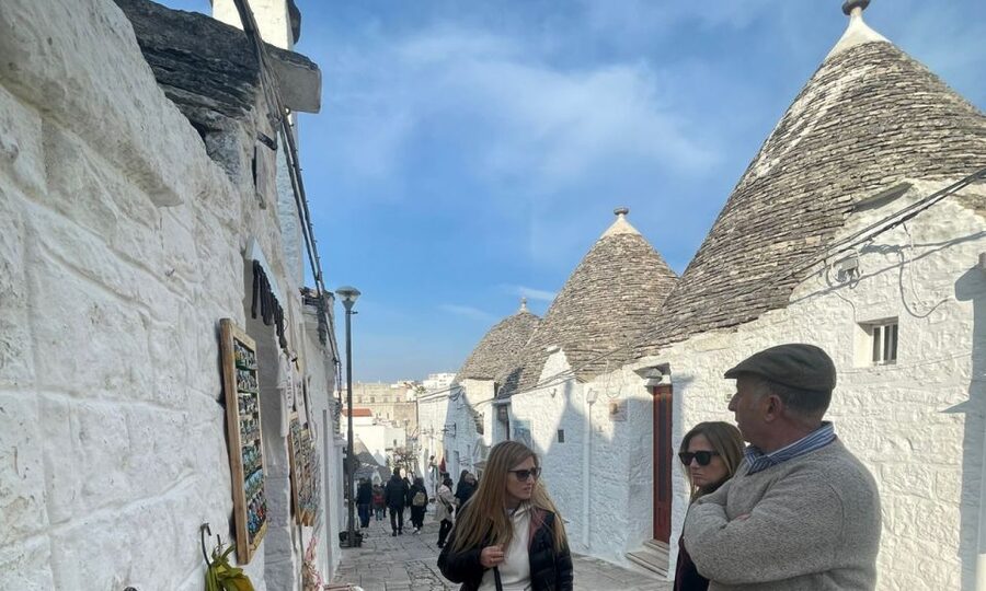 Alberobello: Walking Tour with Food Tasting and Aperitif - Should you book this Alberobello walking tour with food tasting and aperitif?