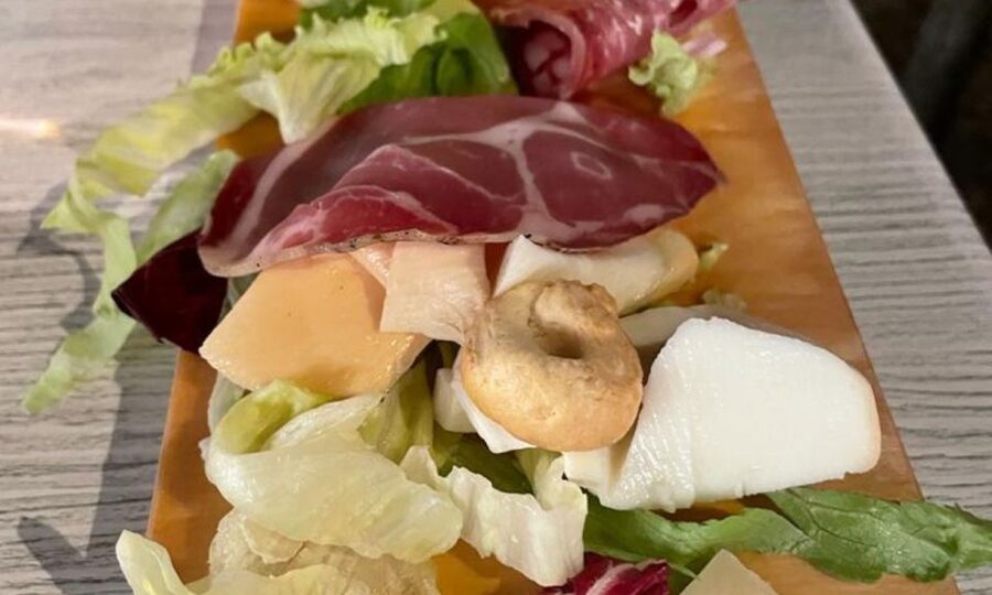 Alberobello: Walking Tour with Food Tasting and Aperitif - Who should book this Alberobello tour (and who should skip)
