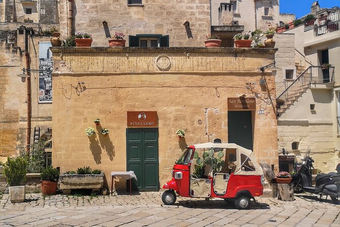 Ape tour Matera - Guided tour in ape calessino - Piazza San Pietro Caveoso: the Sassi square start
