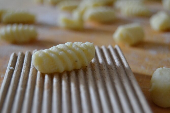 Apulian cooking class fresh pasta and focaccia - Getting to Via Domenico Nicolai, then settling in fast