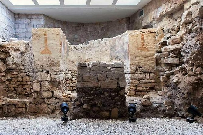 Archaeological tour of Bari: the treasures of the Old City - Stop 3: the Segretariato Regionale and the 49 Block medieval houses