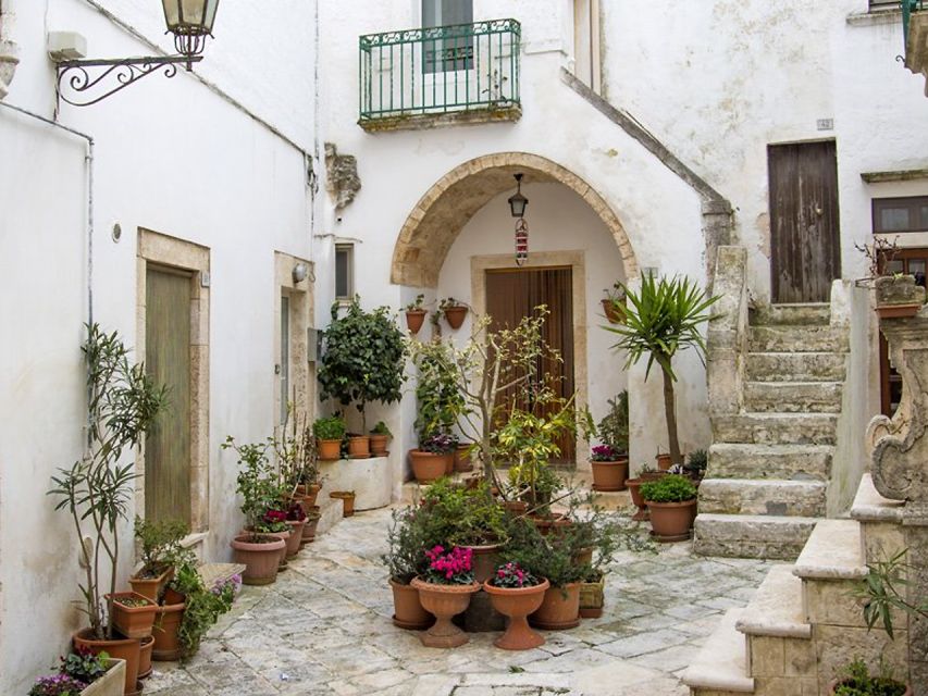 Bari: Alleys of the Ancient Village Exploration Tour - Basilica di San Nicola: architecture plus the patron-saint story