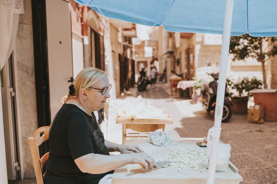 Bari: Bike Tour & Pasta Making Experience - Tasting your work: fresh tomato sauce and real Apulian flavor