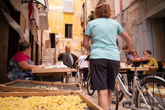 Bari Bike Tour with Pasta Experience - Piazza Mercantile: Where Bari Meets Itself