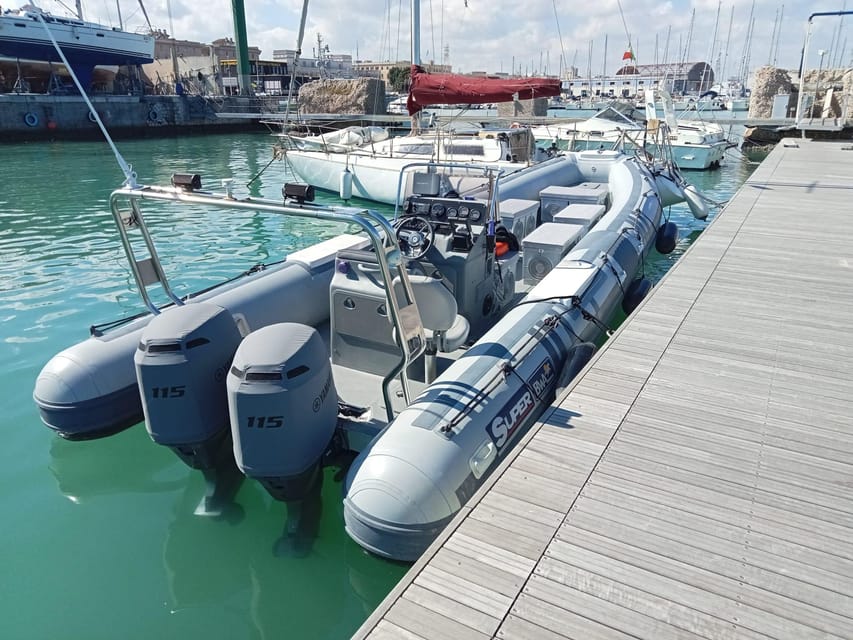 Bari: Boat tour (RHIB) on the suggestive seafront of Bari - Getting on board: the Teatro Margherita pier start