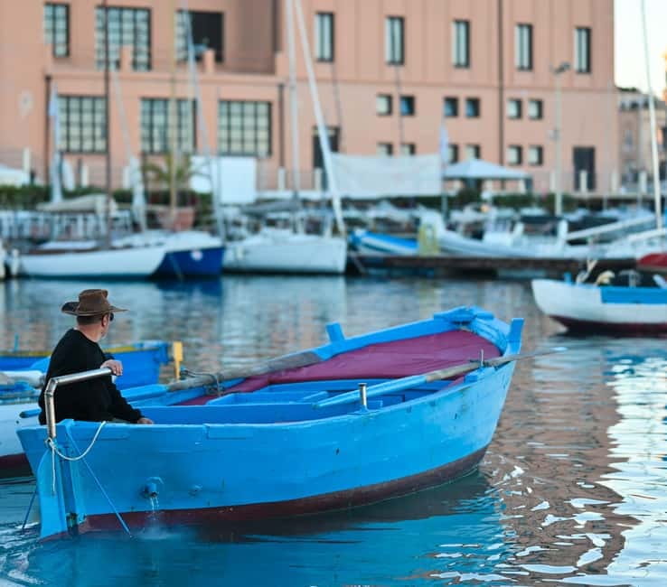Bari: Boat trip over "Gozzovigliando", fishermen boat - Key points to know before you book