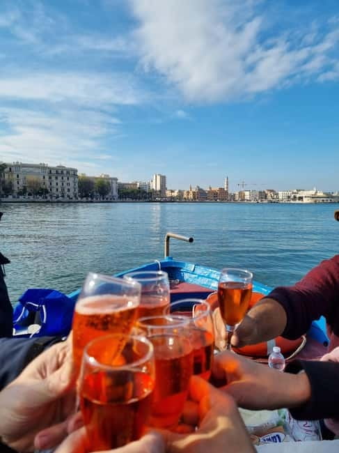 Bari: Boat trip over "Gozzovigliando", fishermen boat - Route plan: Bari’s sights, seen in the order your eyes want