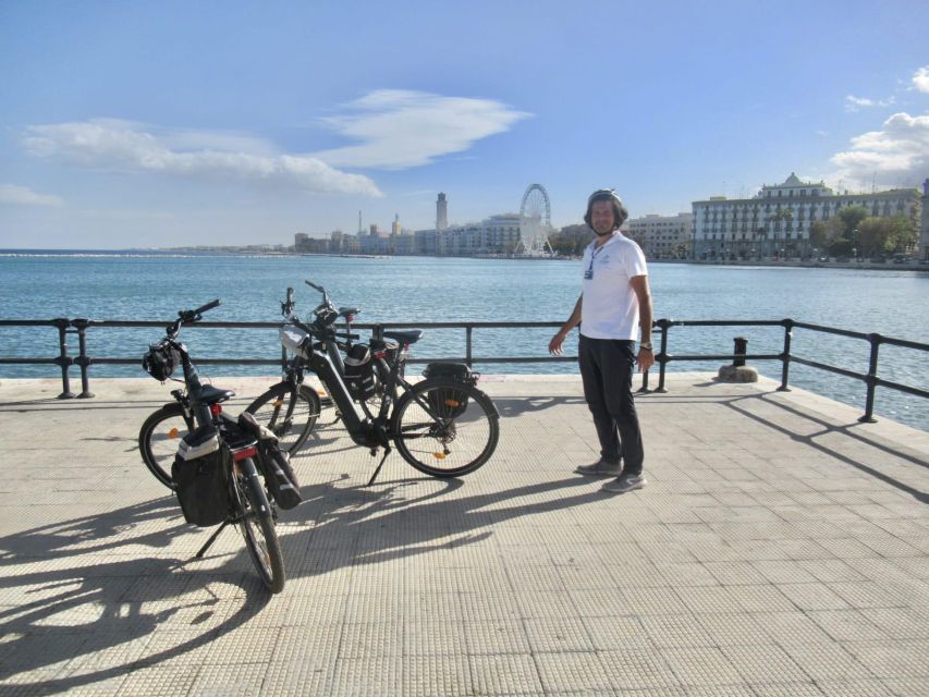 Bari: Guided e-bike tour of seafront & old town - Cards near Chiringuito and the harbor catch of the day