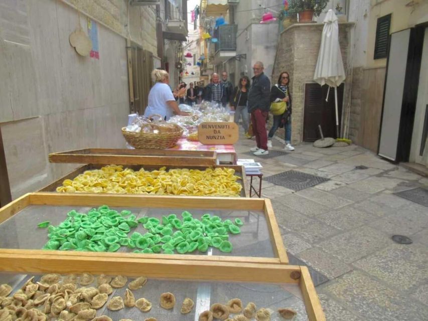 Bari: Guided e-bike tour of seafront & old town - Meet Rocko: why the guide matters more than the route