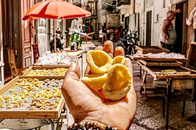 Bari: Guided Tour of the Old Town with Street Food - Piazza del Ferrarese to Piazza Mercantile: The City’s Main Stage