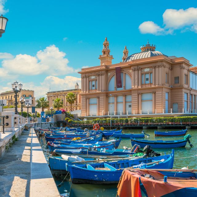 Bari: Guided Walking Tour with A Special Treat - San Nicola District: why this quarter is the heart of old Bari
