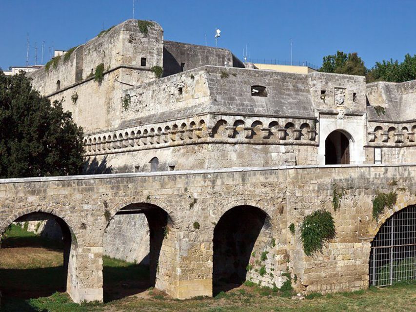 Bari: Norman-Swabian Castle Guided Tour - Ceramic tableware, jewelry in the Minorenni Tower, and the Norman Room cats