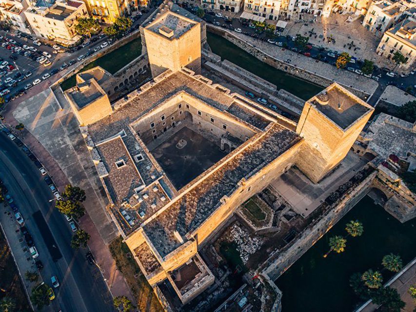 Bari: Norman-Swabian Castle Guided Tour - Meeting at the high arch: a simple start that saves time