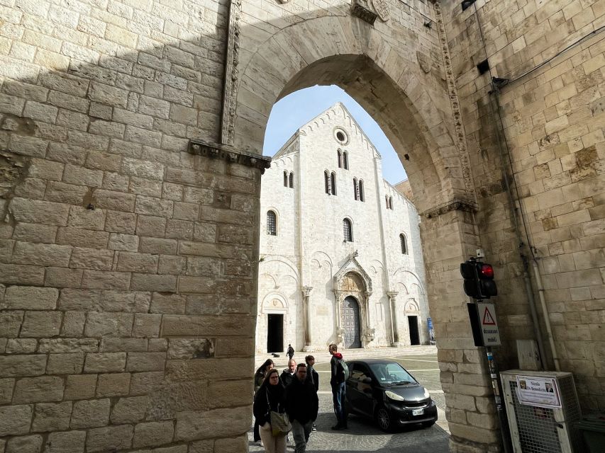 Bari: Old City Highlights Walking Tour - Bari Cathedral and Castello Svevo: reading the city’s timeline on foot