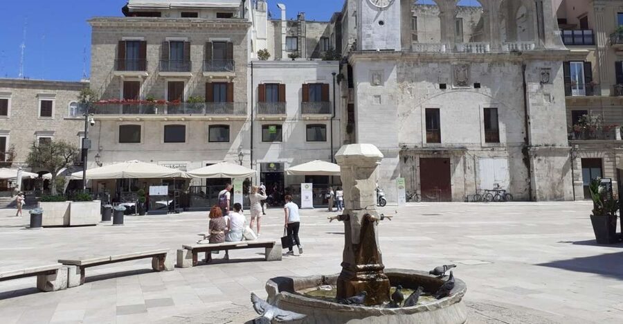 Bari: Old City Highlights Walking Tour - Orecchiette at street level: the pasta moment that makes Bari feel real