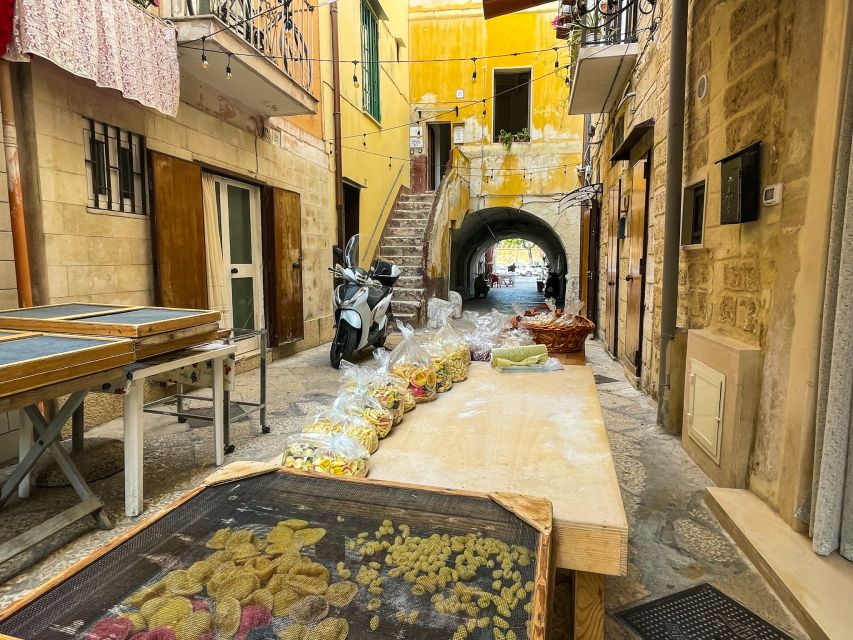 Bari: Old City Highlights Walking Tour - Street food breaks: panzerotto and focaccia (and how to budget)