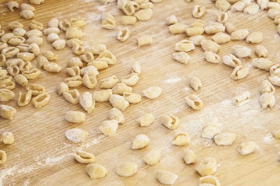 Bari: Pasta & Tiramisu Cooking Class at a Local's Home - The 3-hour rhythm: aperitivo, pasta work, tiramisu, then your own meal
