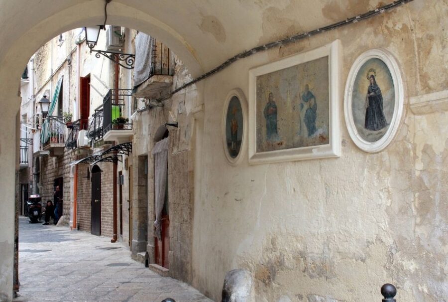Bari: Private Walking Tour - Duration and pacing: 2 hours that don’t drag