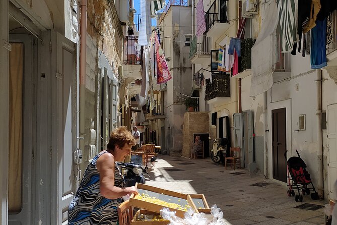 Bari Walk Through History - Città Vecchia alleys: legends, customs, and real street life