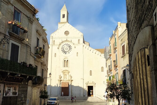 Bari Walk Through History - Basilica San Nicola: Catholic basilica plus an Orthodox crypt