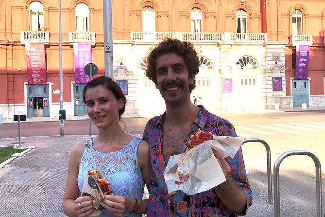 Bari Walking tour in small group - Piazza Mercantile and Piazza del Ferrarese: Square Life Around the Basilica