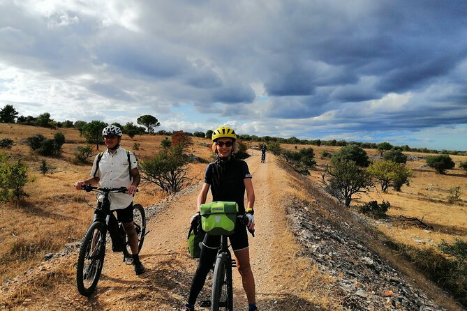 Bike Tour in the Alta Murgia National Park (Pulo of Altamura) - The Pulo di Altamura: sinkhole scale, caves, and a natural balcony