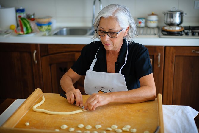 Cesarine: Small group Pasta and Tiramisu class in Alberobello - The Pasta Lesson: What Makes It Feel Authentic