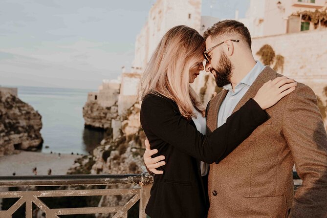 Couple or family photo shoot Polignano a Mare - Polignano a Mare for couple and family photos: why a walk works