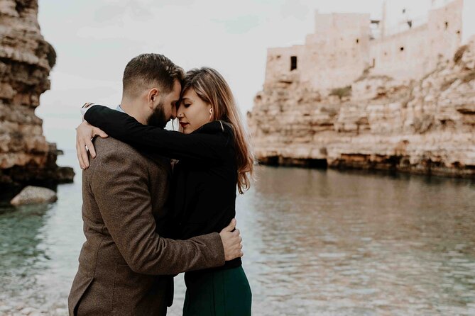 Couple or family photo shoot Polignano a Mare - Price in perspective: is $439.89 worth it for up to 5?