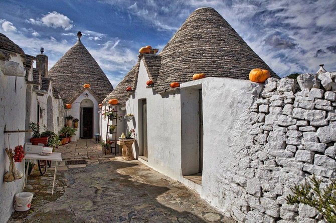 DISCOVERY OF PUGLIA Small Group Tour: 8 Days / 7 Nights - Alberobello’s walking tour and your two-night trullo stay