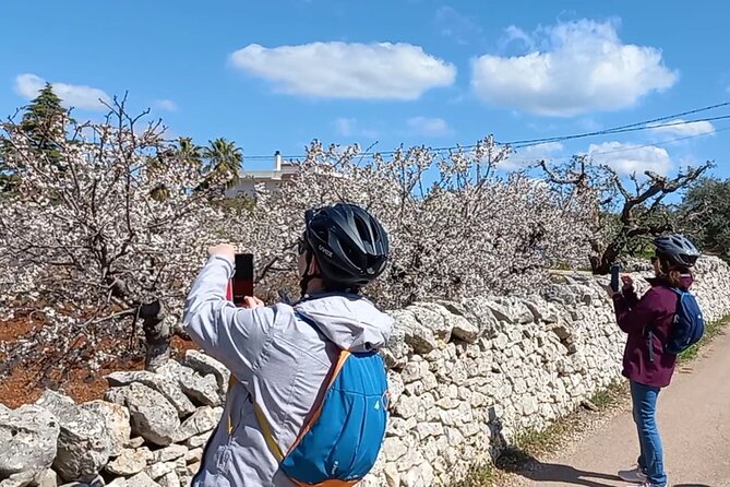 Discovery Villages Puglia With Ebike - The guide effect: Martino’s patience and problem-solving