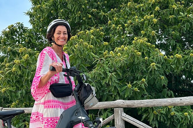 e-bike tour along the cycle path of the Apulian Aqueduct - A Quick Itria Valley Pause Near an Urban Vineyard