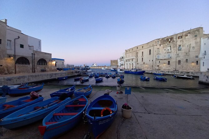 e-Bike tour from Monopoli to the rocky village of S. Andrea - Stop 6: Santa Maria del Suffragio (Purgatorio) portal
