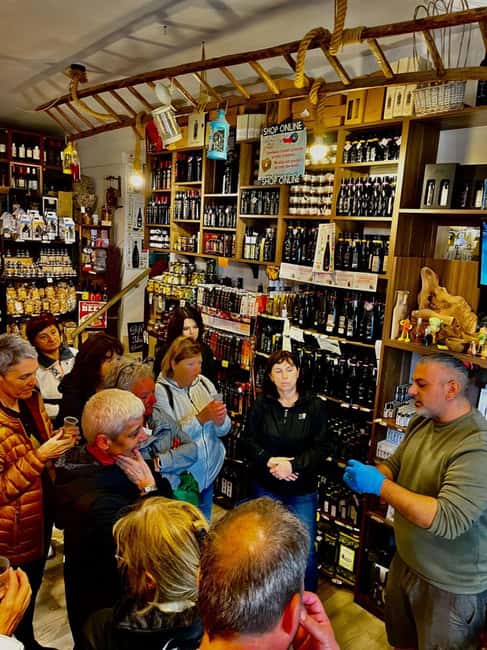 Expert Guided Tour & Tasting, Alberobello - A Smart Add-On: Piazza XXVII Maggio Trulli Museum