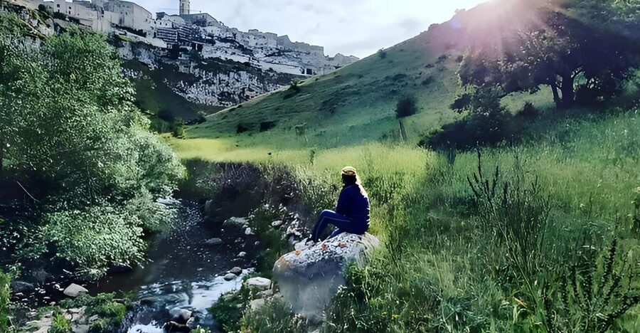 Explore the Murgia Materana UNESCO Park (Italiano & Espanol) - Neolithic archaeological wonders: what you’re looking for on the ground