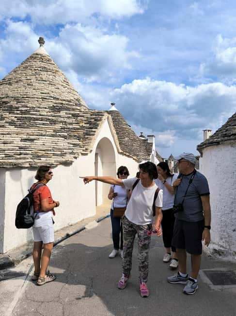 From Bari: 2 UNESCO sites in 1 day trip - Alberobello trulli walking: Aia Piccola and Rione Monti on foot