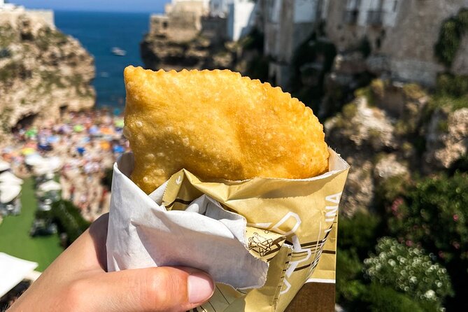 From Bari: Visit Polignano a Mare with street food tour - Polignano a Mare before the first bite