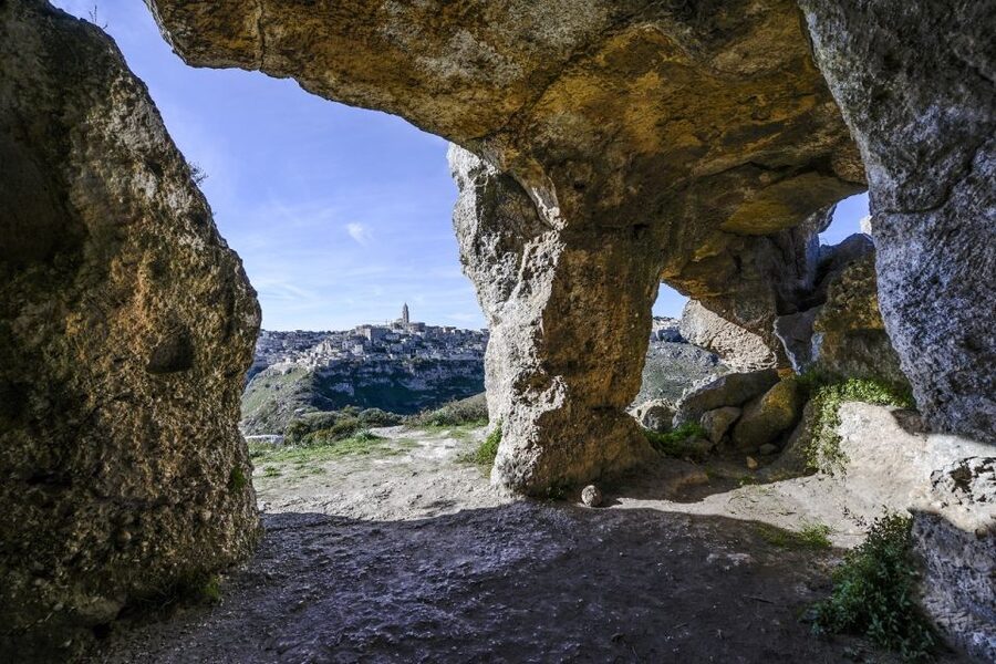 From Matera: Murgia Park Rocky Churches Tour - Madonna delle Tre Porte: Byzantine frescoes on rock