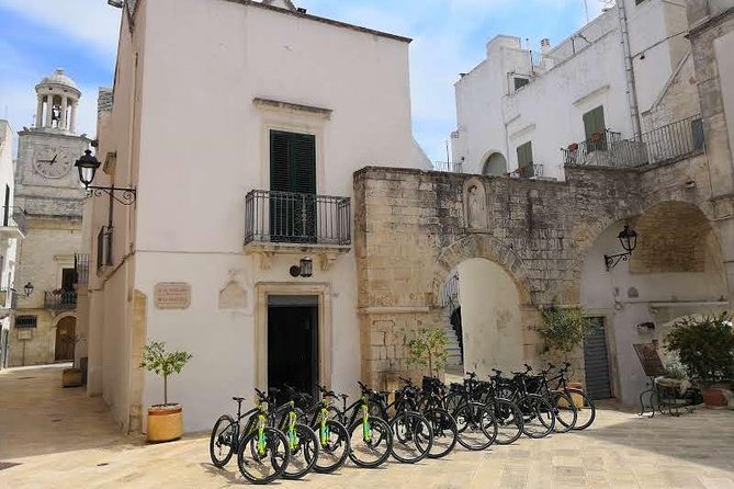GPS tour with E-Bike on cycleroute of acqueduct Pugliese with wine tasting directly in vineyards - Key things to know before you pedal