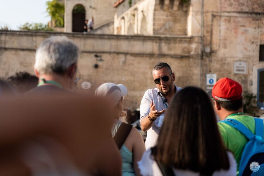 Guided tour of the Sasso Barisano and Sasso Caveoso - Civita first: the fortified link between two Sassi worlds