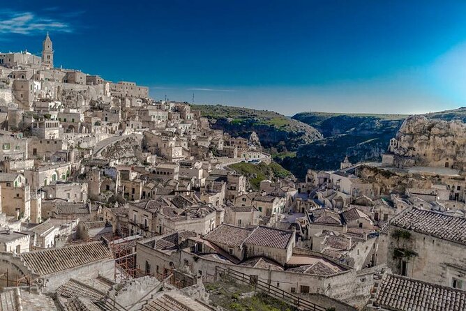 Guided Tour to the Sassi of Matera in Spanish - From Piazza Vittorio Veneto into the Sassi story