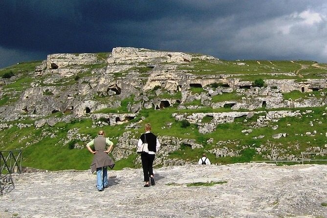 Guided Tour to the Sassi of Matera in Spanish - Cattedrale di Matera and the Colle della Civita viewpoint effect