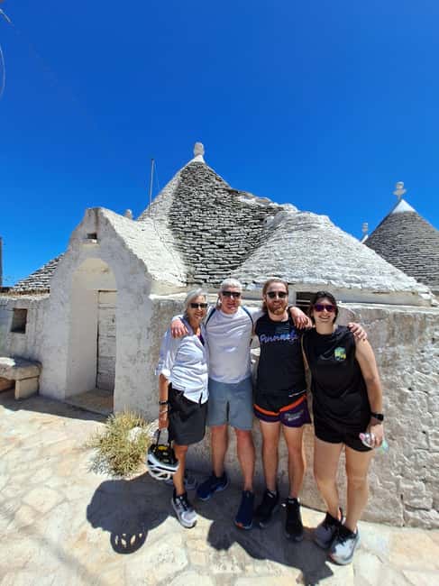 Locorotondo & Martina Franca: Guided e-bike loop tour - Rolling through trulli country: dry-stone walls and valley viewpoints
