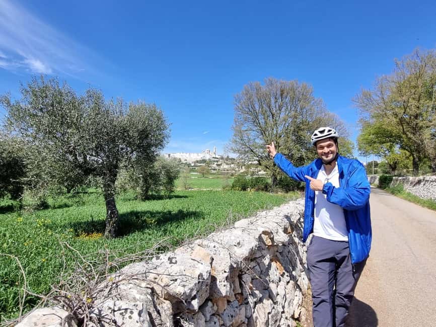 Locorotondo & Martina Franca: Guided e-bike loop tour - E-bike support: easy riding, small-group feel, and smart extras