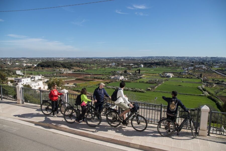 Locorotondo & Martina Franca: Guided e-bike loop tour - Itinerary timing that feels realistic: towns plus countryside, not a marathon